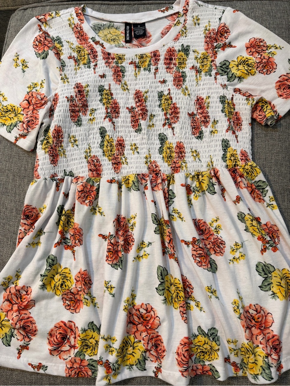 Kristin Nicole Floral Smocked Tunic Top -White with Coral & Yellow Roses size 1X